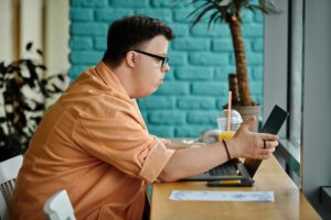 Why Successful Entrepreneurs Aren’t Using Public Wi-Fi