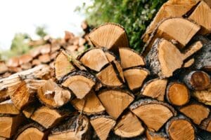 How to Store Firewood the Right Way: Insights from the Wood Fuel Market and Night Briquettes