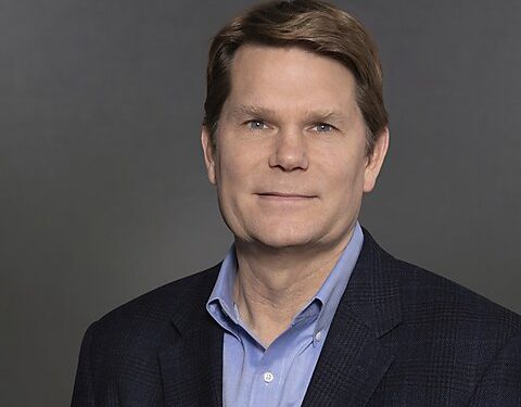 A Retired FBI Agent’s Advice on Fighting Authoritarianism