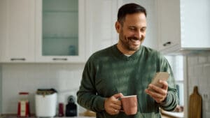 From Cafés to Kitchens: Why Are New Coffee Rituals Moving into Our Homes?