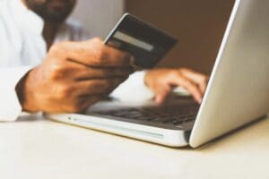 Why Small Businesses Are Now Ditching Their Bank’s Card Machine