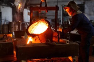 Starmer moves to nationalise British Steel as commercial rescue collapses