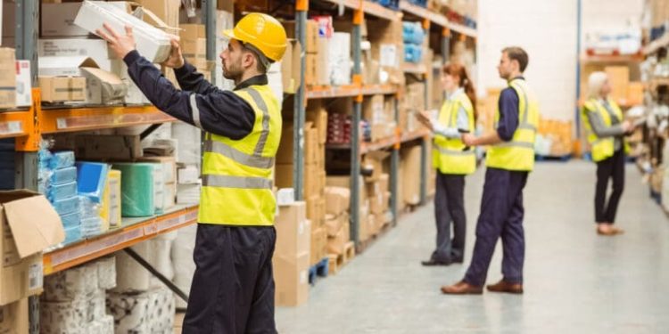 Efficient Parcel Dispatch for Your Webshop: A Practical Guide