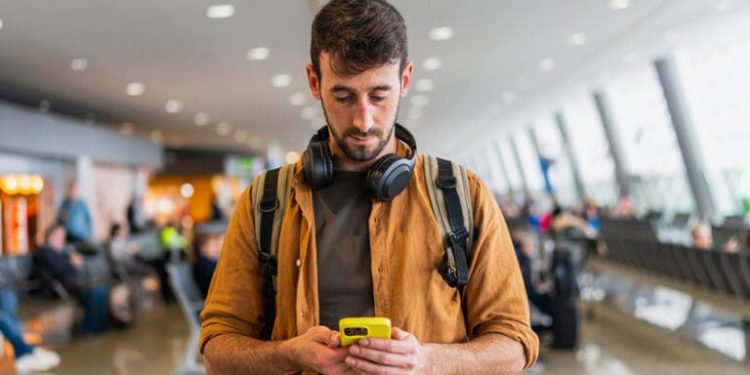 The Cheapest Ways to Stay in Touch With Family Abroad