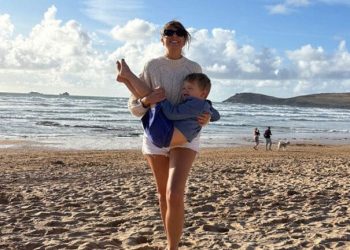 ‘This is just how it is’: the lie driving mothers out of work