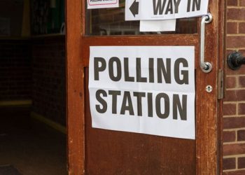 Burnham rules out early election as poll puts Labour on 209 seats