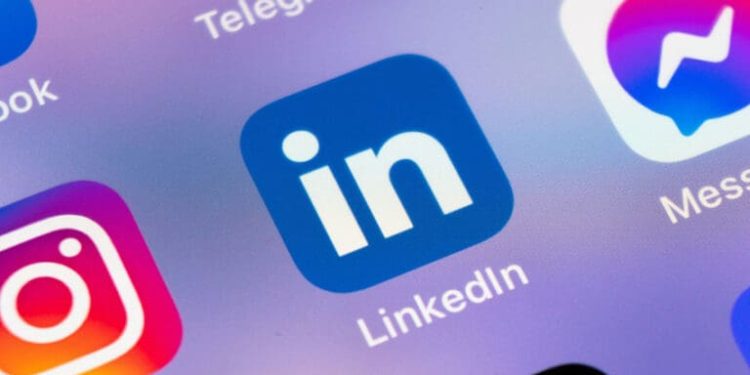 LinkedIn adds ‘AI slop’ button as 40% of long posts found AI-written