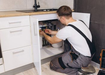 Universal Credit families to get £4,500 apprenticeship bursary