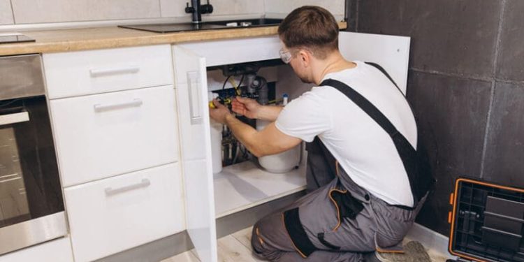 Universal Credit families to get £4,500 apprenticeship bursary