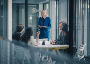 Top 8 Creative Corporate Retreat Ideas for Team Building on Any Budget