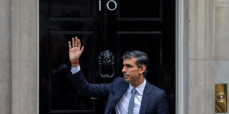 Non-dom tax take rose 9% to £13.6bn as numbers fell, HMRC says
