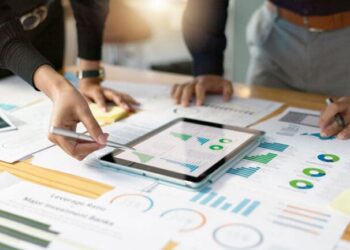 Top 6 AI Infographic Generators (Ranked & Reviewed)