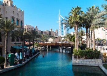 Why Greece Is Challenging Dubai for Internationally Mobile British Investors