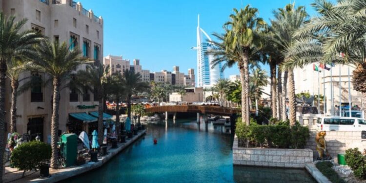 Why Greece Is Challenging Dubai for Internationally Mobile British Investors