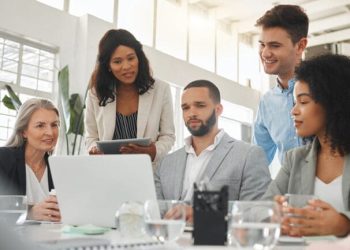 Permanent hiring stops falling for first time in nearly four years