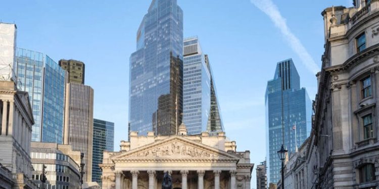 Analysts expect gilt yields to fall before 28 October budget