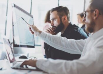 The month-end reporting habit UK small businesses can retire