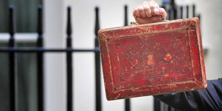 Healey to unveil AI package with £100m biosecurity lab in Budget