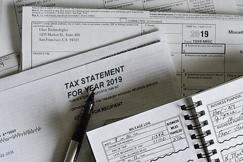 Who Would Pay If Congress Eliminated the Social Security Payroll Tax Cap?