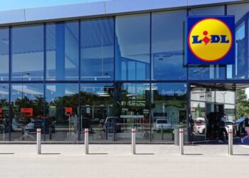 Lidl cuts prices on more than 1,200 products in £400m investment
