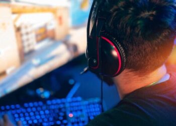 How Does Thunderpick Compare to BetPanda for eSports Betting