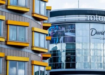 David Lloyd paid £330m dividend as 267,450 members left in 2025