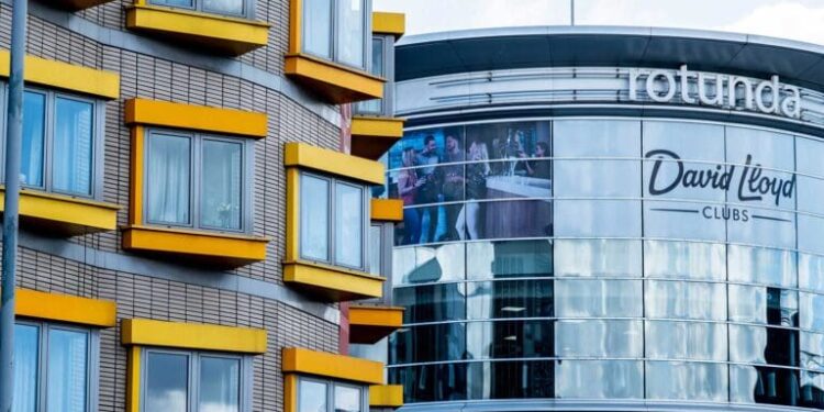 David Lloyd paid £330m dividend as 267,450 members left in 2025