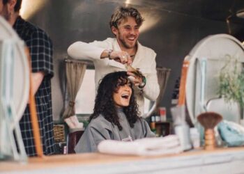 Hair and beauty salons urge Chancellor to halve VAT to 10 per cent