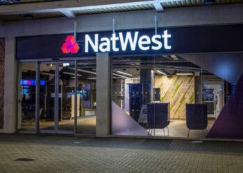 NatWest tells 30,000 staff to work in the office two days a week