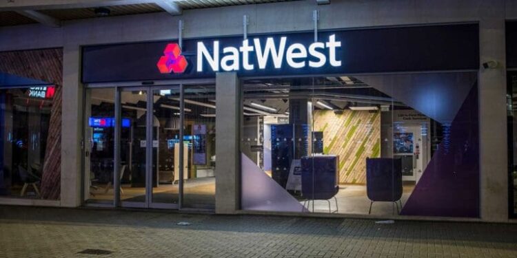 NatWest tells 30,000 staff to work in the office two days a week